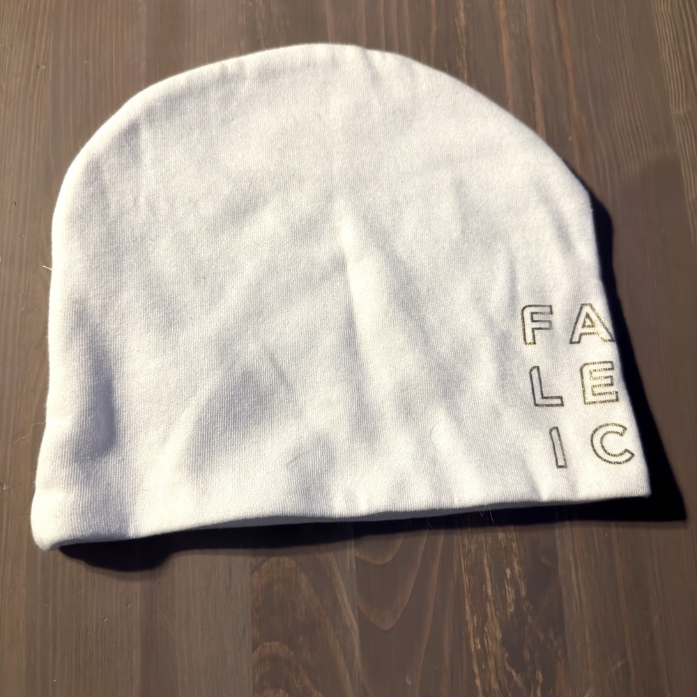 White super soft FABLETICS beanie